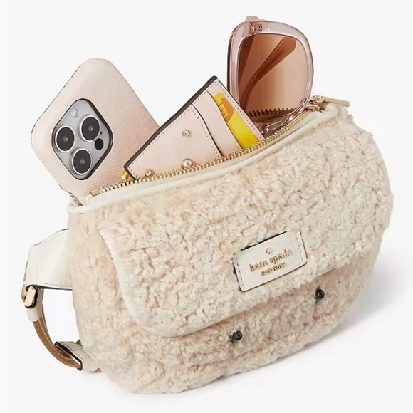 Rosie Faux Shearling Belt Bag NWT - Picture 4 of 5